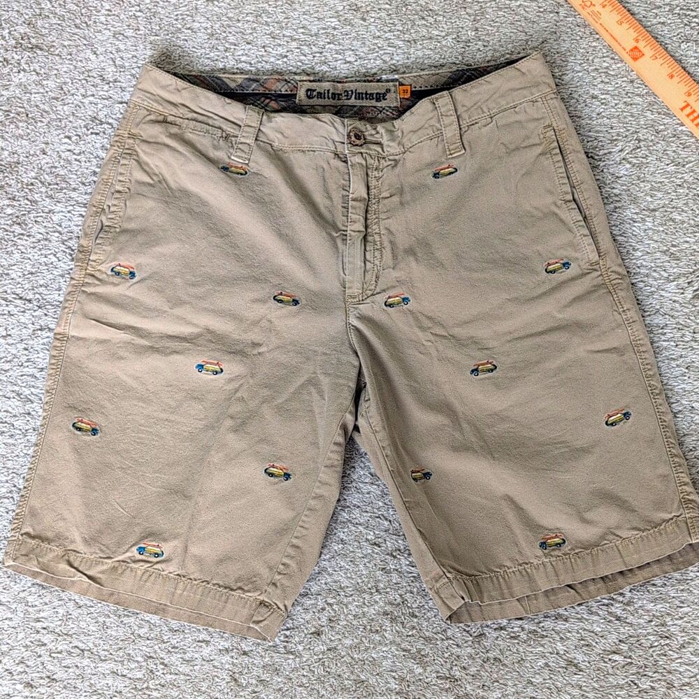 Tailor Vintage Men's Beige Cotton Chino Shorts Embroidered Car Flat Front